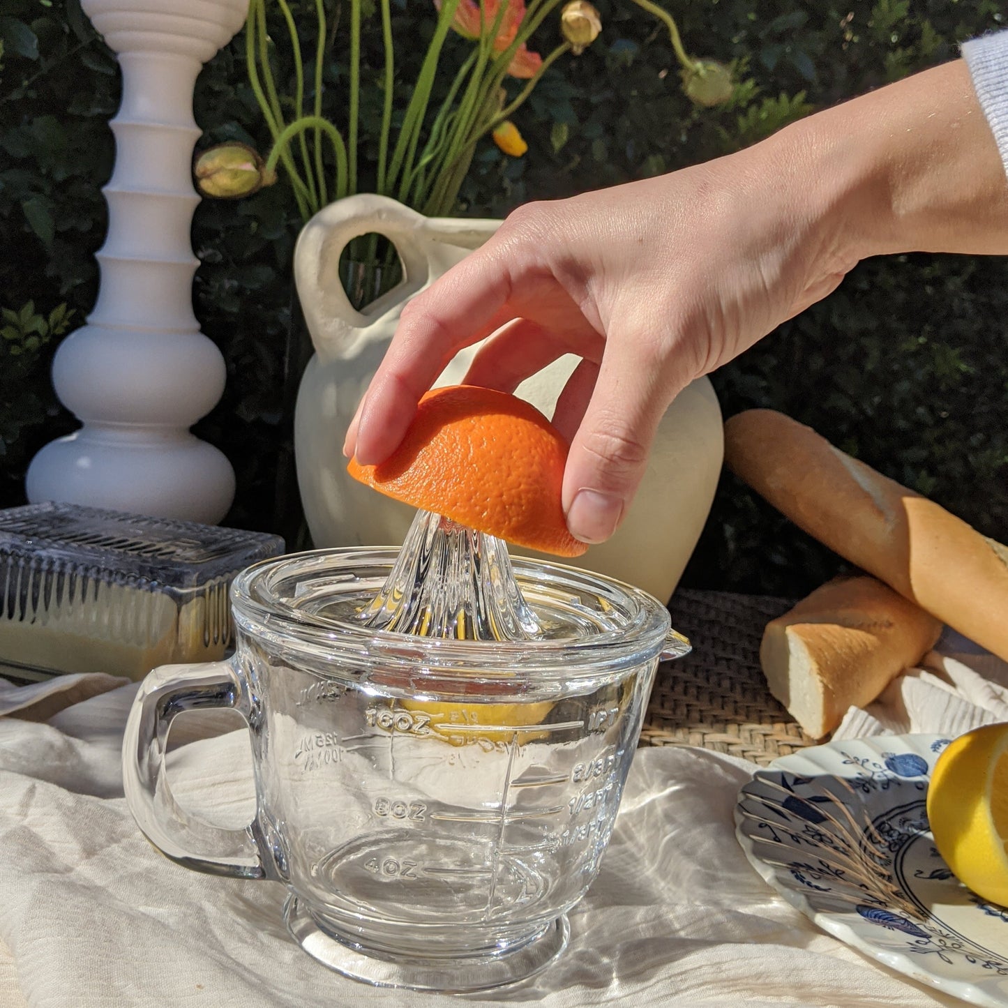 Glass Juicer & Measuring Jug