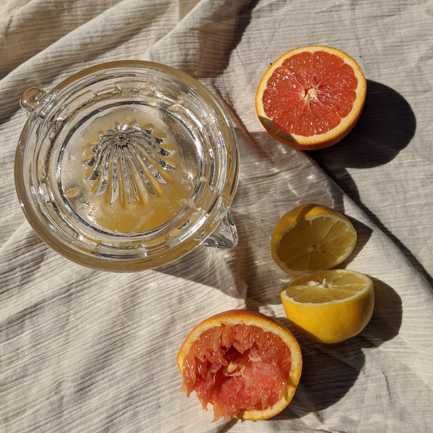 Glass Juicer & Measuring Jug