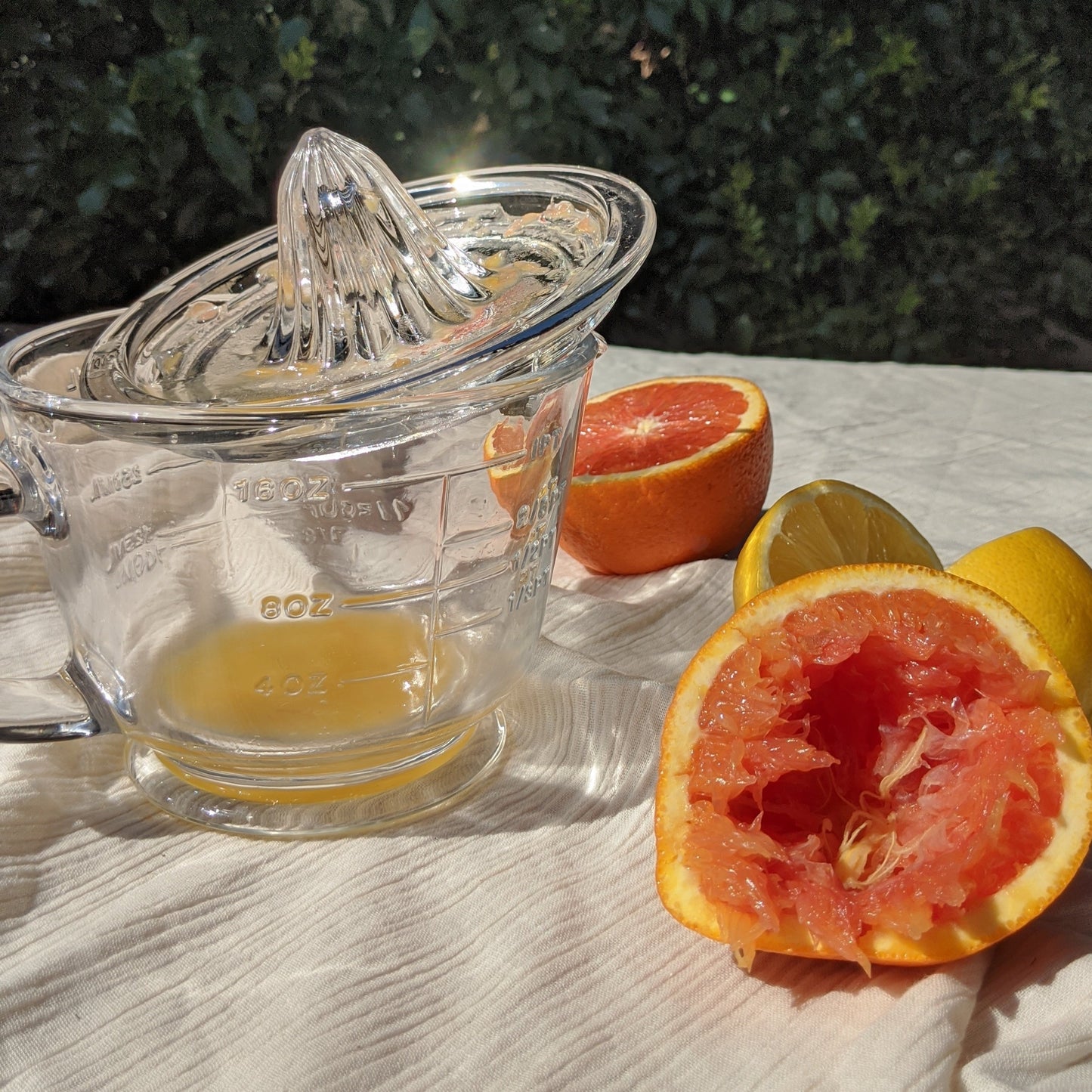 Glass Juicer & Measuring Jug
